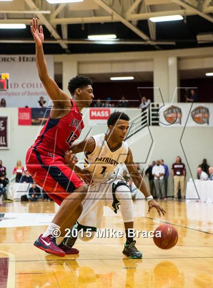 Thumbnail 2 in Findlay Prep vs. Stevenson (Spalding HoopHall Classic) photogallery.