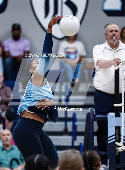 Thumbnail 3 in Torres @ Bullard photogallery.