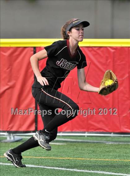 Thumbnail 1 in JSerra Catholic @ Orange Lutheran photogallery.