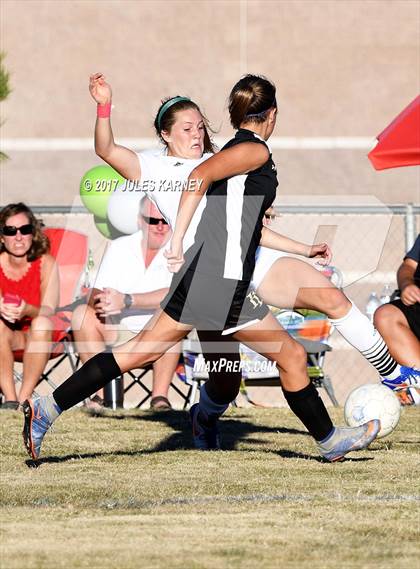 Thumbnail 2 in Palo Verde vs Faith Lutheran photogallery.