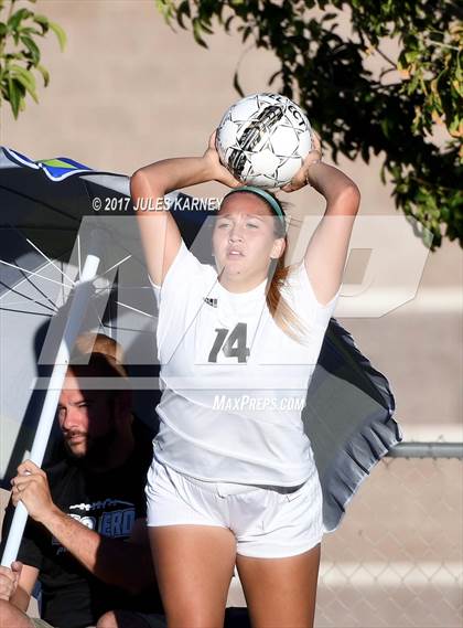 Thumbnail 3 in Palo Verde vs Faith Lutheran photogallery.