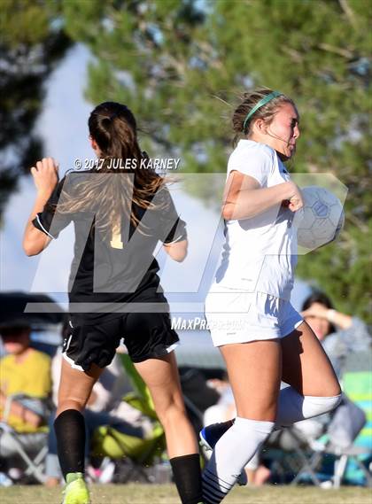 Thumbnail 3 in Palo Verde vs Faith Lutheran photogallery.