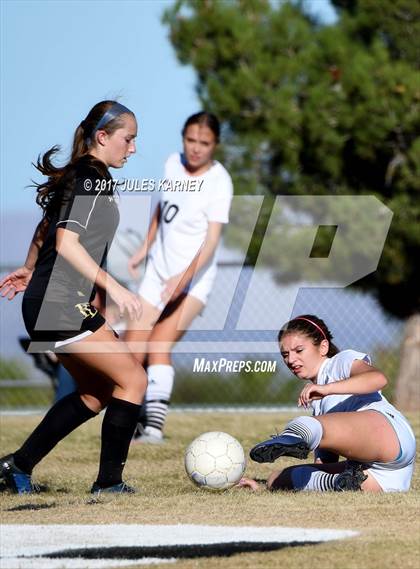 Thumbnail 3 in Palo Verde vs Faith Lutheran photogallery.