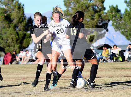 Thumbnail 3 in Palo Verde vs Faith Lutheran photogallery.