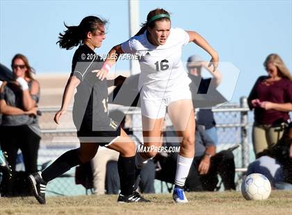 Thumbnail 3 in Palo Verde vs Faith Lutheran photogallery.