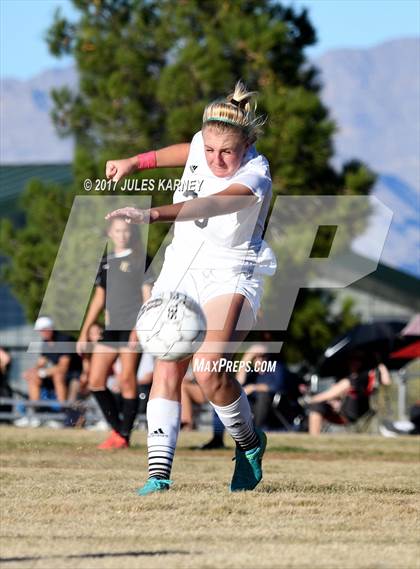 Thumbnail 3 in Palo Verde vs Faith Lutheran photogallery.