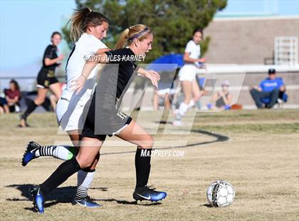 Thumbnail 3 in Palo Verde vs Faith Lutheran photogallery.