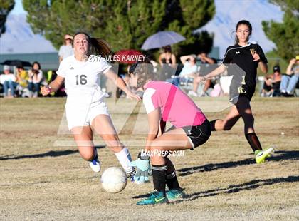 Thumbnail 1 in Palo Verde vs Faith Lutheran photogallery.