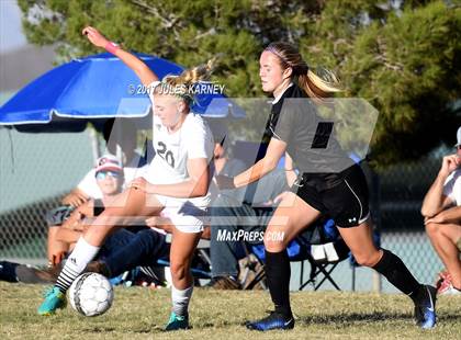 Thumbnail 3 in Palo Verde vs Faith Lutheran photogallery.