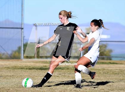Thumbnail 2 in Palo Verde vs Faith Lutheran photogallery.