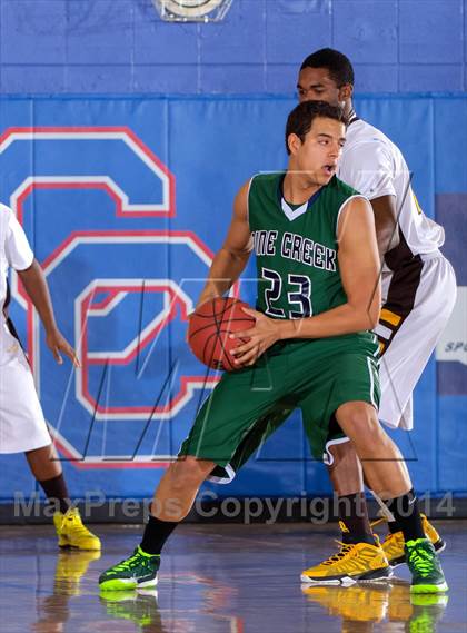 Thumbnail 2 in Thomas Jefferson vs. Pine Creek (Holiday Classic) photogallery.