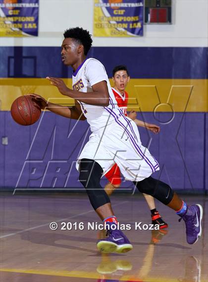 Thumbnail 2 in Whittier vs. Lynwood (CIF SS Playoffs) photogallery.