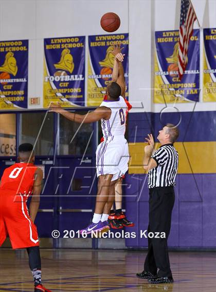 Thumbnail 3 in Whittier vs. Lynwood (CIF SS Playoffs) photogallery.
