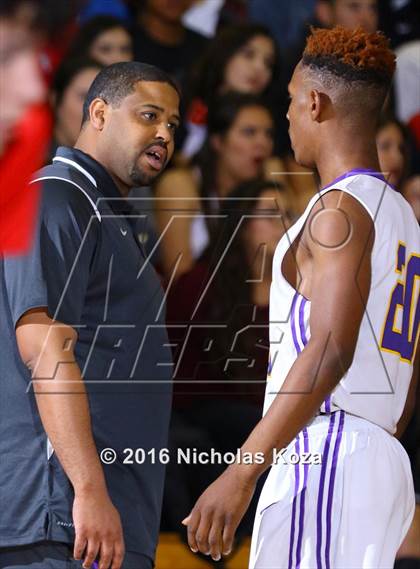 Thumbnail 2 in Whittier vs. Lynwood (CIF SS Playoffs) photogallery.