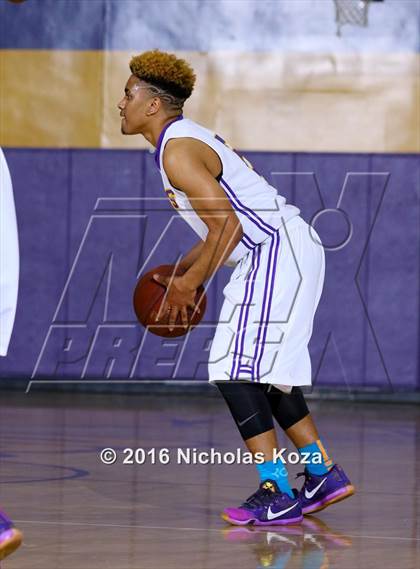 Thumbnail 3 in Whittier vs. Lynwood (CIF SS Playoffs) photogallery.