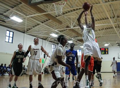 Thumbnail 2 in Charity All-Star Basketball Showcase photogallery.