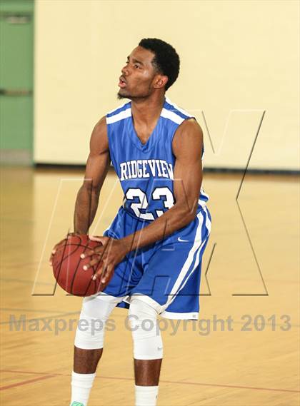 Thumbnail 3 in Charity All-Star Basketball Showcase photogallery.