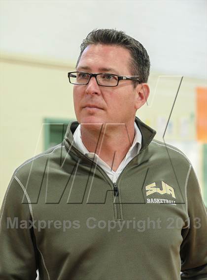 Thumbnail 2 in Charity All-Star Basketball Showcase photogallery.