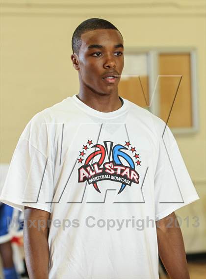 Thumbnail 1 in Charity All-Star Basketball Showcase photogallery.