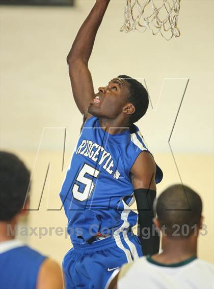 Thumbnail 1 in Charity All-Star Basketball Showcase photogallery.