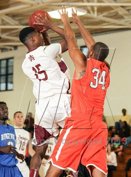 Thumbnail 3 in Charity All-Star Basketball Showcase photogallery.