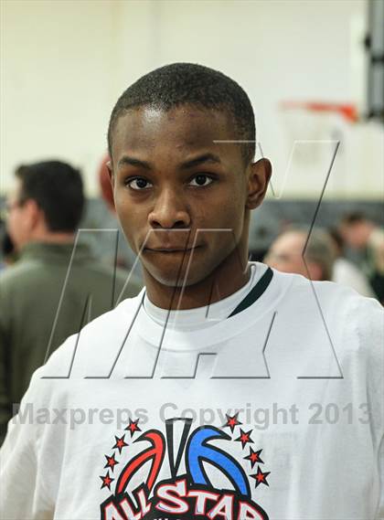Thumbnail 3 in Charity All-Star Basketball Showcase photogallery.