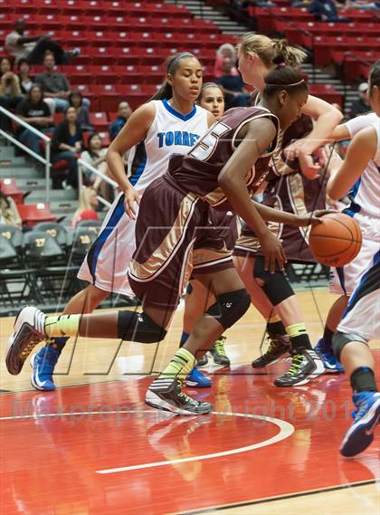 Thumbnail 3 in Bishop's vs La Jolla Country Day (CIF SDS D4 Final) photogallery.