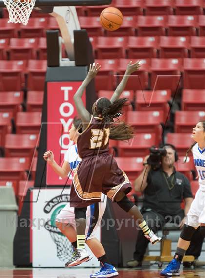 Thumbnail 1 in Bishop's vs La Jolla Country Day (CIF SDS D4 Final) photogallery.