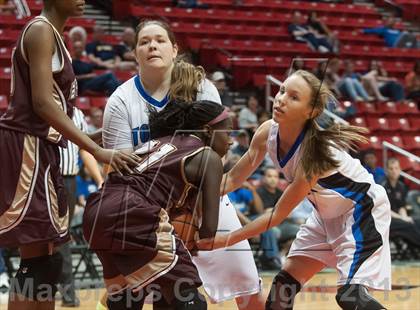 Thumbnail 1 in Bishop's vs La Jolla Country Day (CIF SDS D4 Final) photogallery.