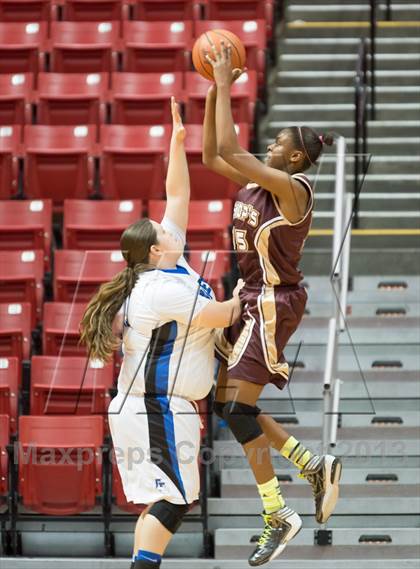 Thumbnail 2 in Bishop's vs La Jolla Country Day (CIF SDS D4 Final) photogallery.