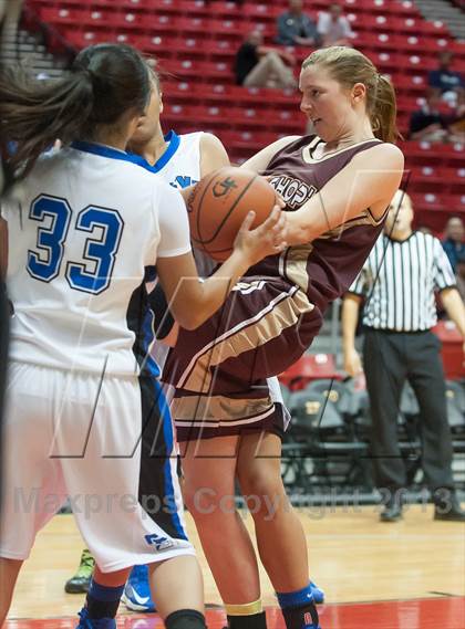 Thumbnail 3 in Bishop's vs La Jolla Country Day (CIF SDS D4 Final) photogallery.