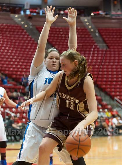Thumbnail 1 in Bishop's vs La Jolla Country Day (CIF SDS D4 Final) photogallery.