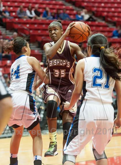 Thumbnail 2 in Bishop's vs La Jolla Country Day (CIF SDS D4 Final) photogallery.