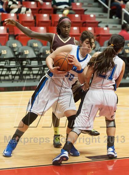 Thumbnail 1 in Bishop's vs La Jolla Country Day (CIF SDS D4 Final) photogallery.