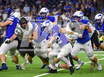 Thumbnail 2 in Cedar Park vs Friendswood (UIL 5A Area Playoff) photogallery.