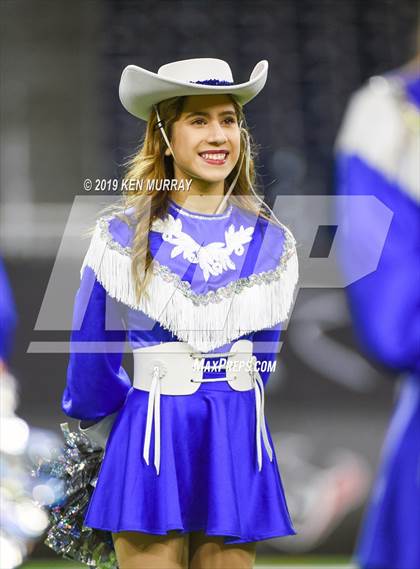 Thumbnail 1 in Cedar Park vs Friendswood (UIL 5A Area Playoff) photogallery.