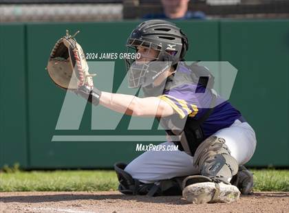 Thumbnail 3 in New Castle @ Champion photogallery.
