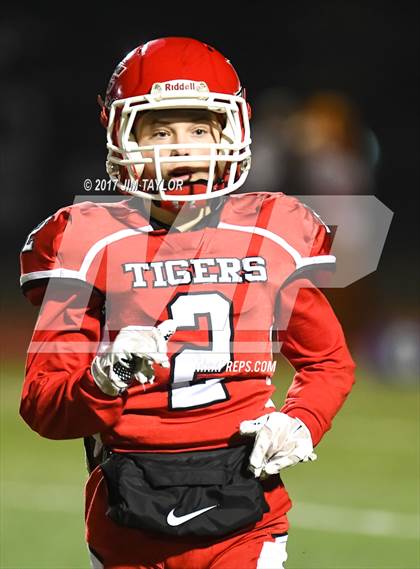 Thumbnail 3 in Electra vs. Santo (UIL 2A Region 2 Bi-District Playoff) photogallery.