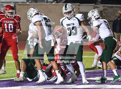 Thumbnail 2 in Electra vs. Santo (UIL 2A Region 2 Bi-District Playoff) photogallery.