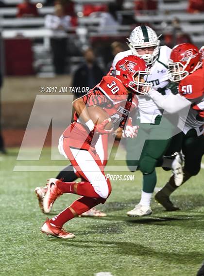 Thumbnail 1 in Electra vs. Santo (UIL 2A Region 2 Bi-District Playoff) photogallery.