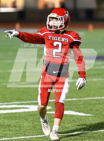 Thumbnail 3 in Electra vs. Santo (UIL 2A Region 2 Bi-District Playoff) photogallery.