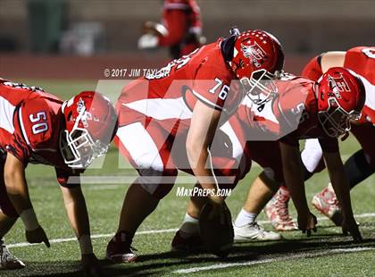 Thumbnail 1 in Electra vs. Santo (UIL 2A Region 2 Bi-District Playoff) photogallery.