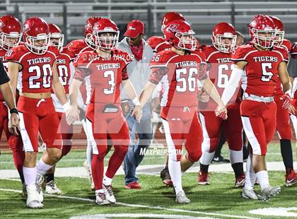 Thumbnail 1 in Electra vs. Santo (UIL 2A Region 2 Bi-District Playoff) photogallery.