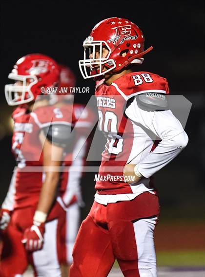 Thumbnail 3 in Electra vs. Santo (UIL 2A Region 2 Bi-District Playoff) photogallery.