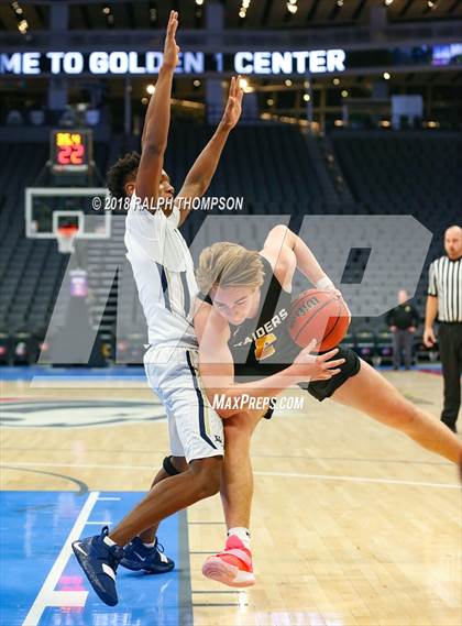 Thumbnail 2 in Elk Grove vs. Rio Americano photogallery.
