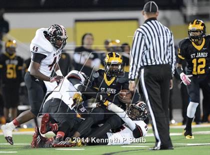Thumbnail 2 in Many vs. St. James (LHSAA Class 2A Quarterfinal) photogallery.