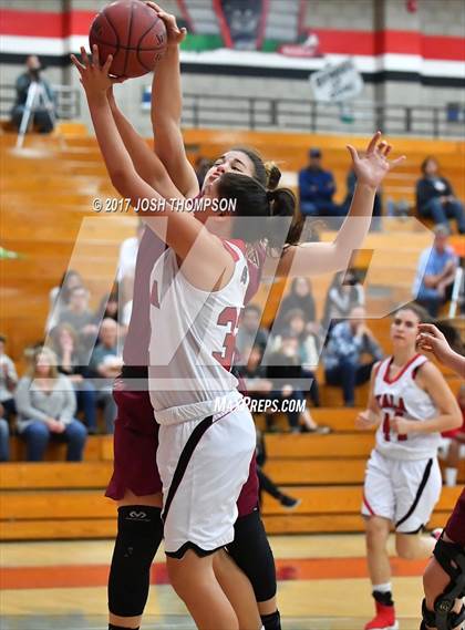 Thumbnail 2 in Esperanza vs. Ayala photogallery.