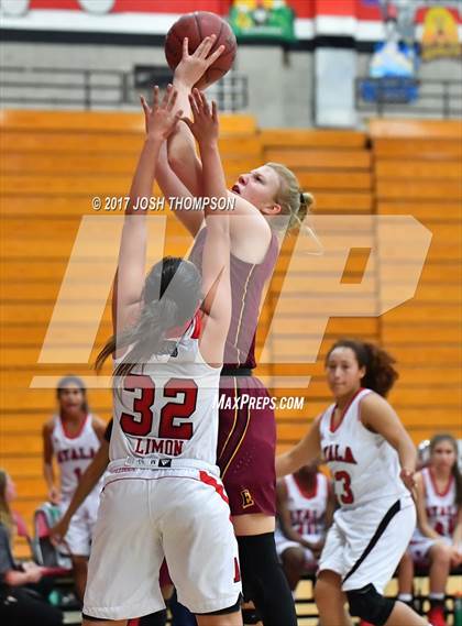 Thumbnail 1 in Esperanza vs. Ayala photogallery.