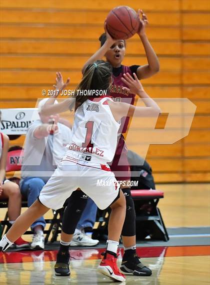 Thumbnail 2 in Esperanza vs. Ayala photogallery.