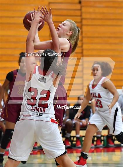 Thumbnail 2 in Esperanza vs. Ayala photogallery.
